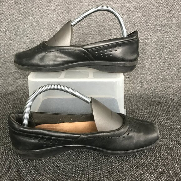 Clarks Soft Cushion Black Leather Slip On Comfort Ballet Flats Loafers Womens 8 - Picture 2 of 9